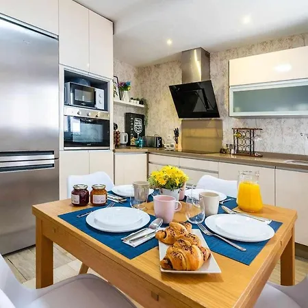 A 500m De La Juderia Con Parking