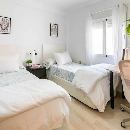 A 500m De La Juderia Con Parking *