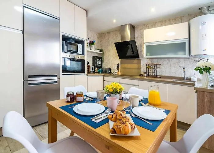 A 500m De La Juderia Con Parking