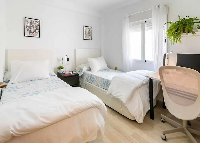 A 500m De La Juderia Con Parking *