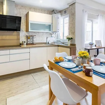 A 500m De La Juderia Con Parking Кордова