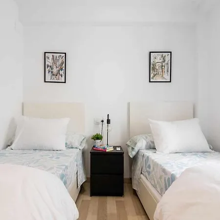 A 500m De La Juderia Con Parking *