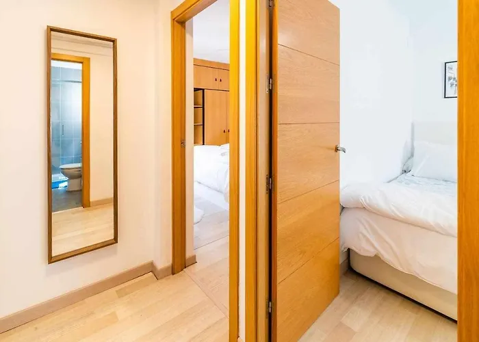 A 500m De La Juderia Con Parking *