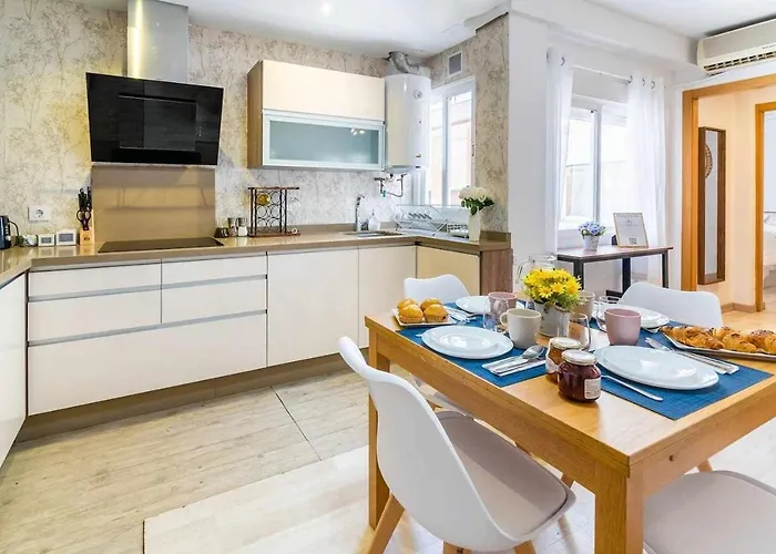 A 500m De La Juderia Con Parking קורדובה